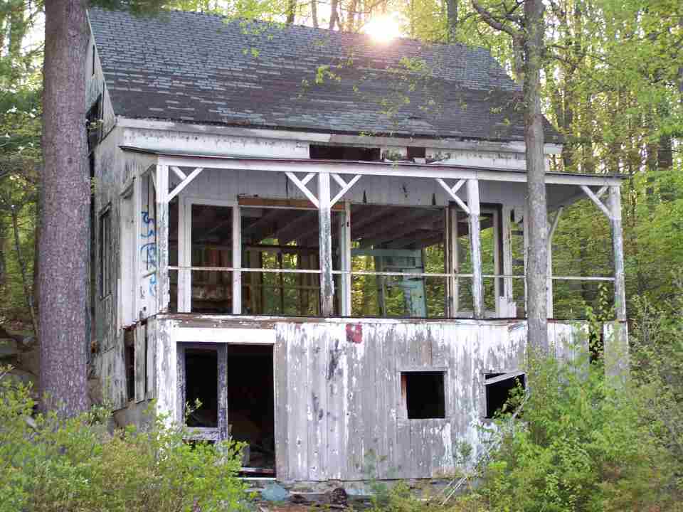 Remains of Wawbeek Club about 2003